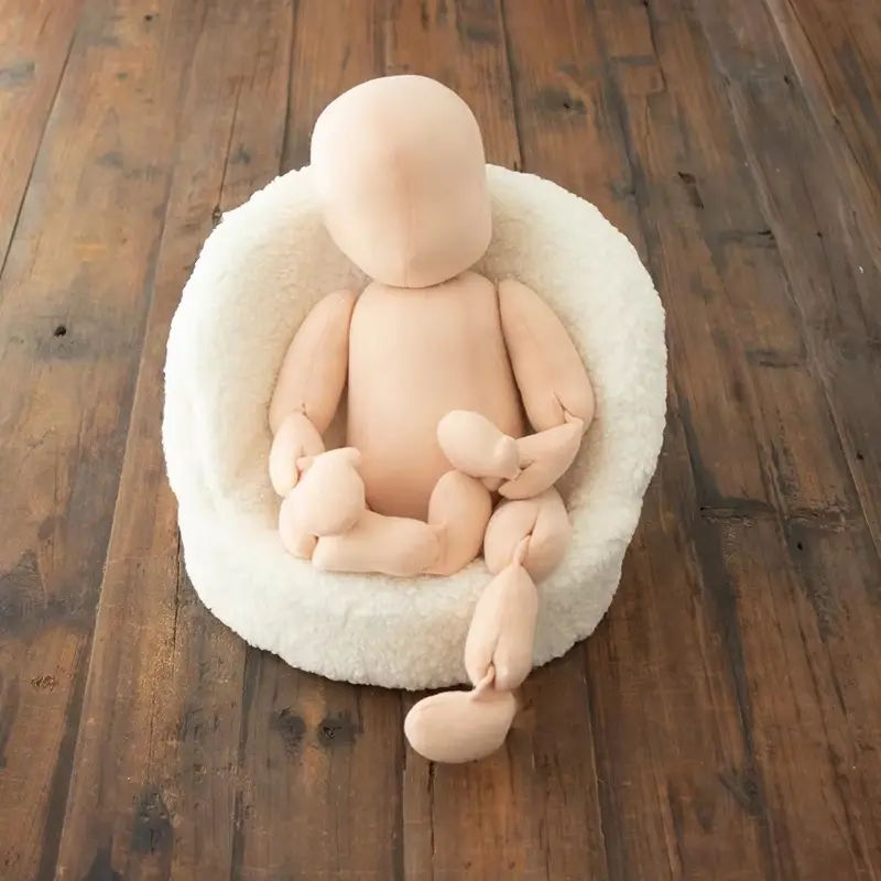 How to Pose Newborns Safely: A Complete Guide